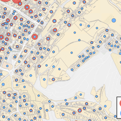 Stadtplanauszug: Potenzielle Wärmeertrag mit Erdwärmesonden in Verbindung mit Wärmepumpen (blau) im Vergleich zum Wärmebedarf pro Gebäudeblock (rot).