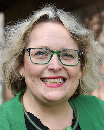 Nicole Helbig